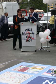 AidsMemorialDay2004_01